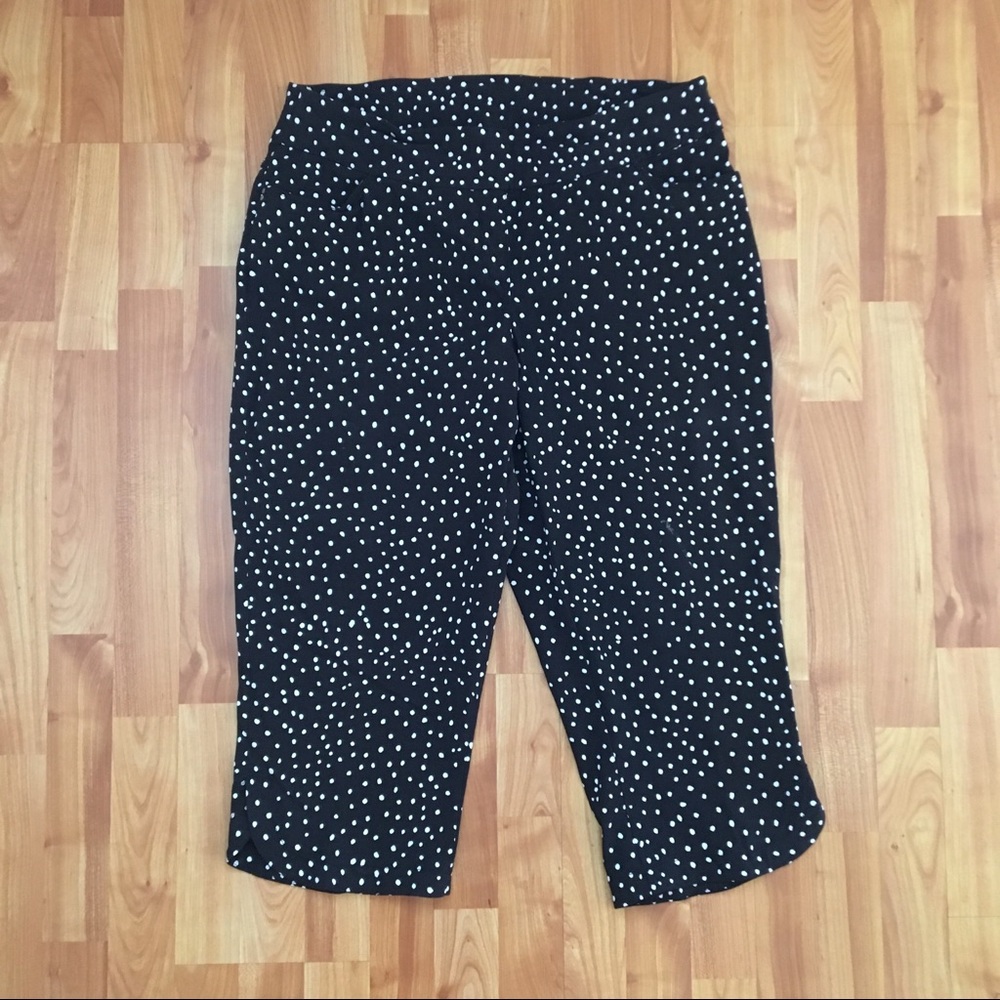 18W, Westbound Woman Black and White Dot Capris